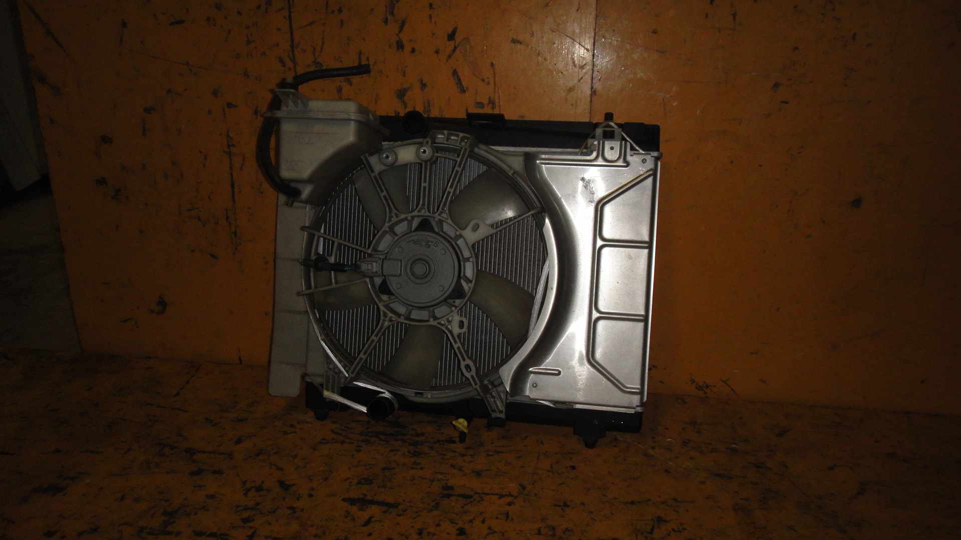 радиатор охлаждения TOYOTA VITZ KSP130